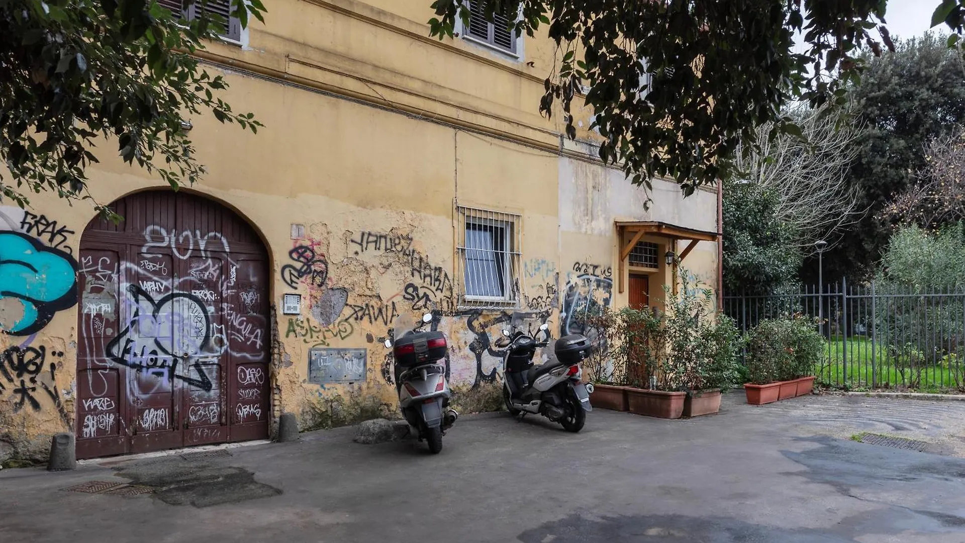 Mm Piramide Apartments Rome Italy