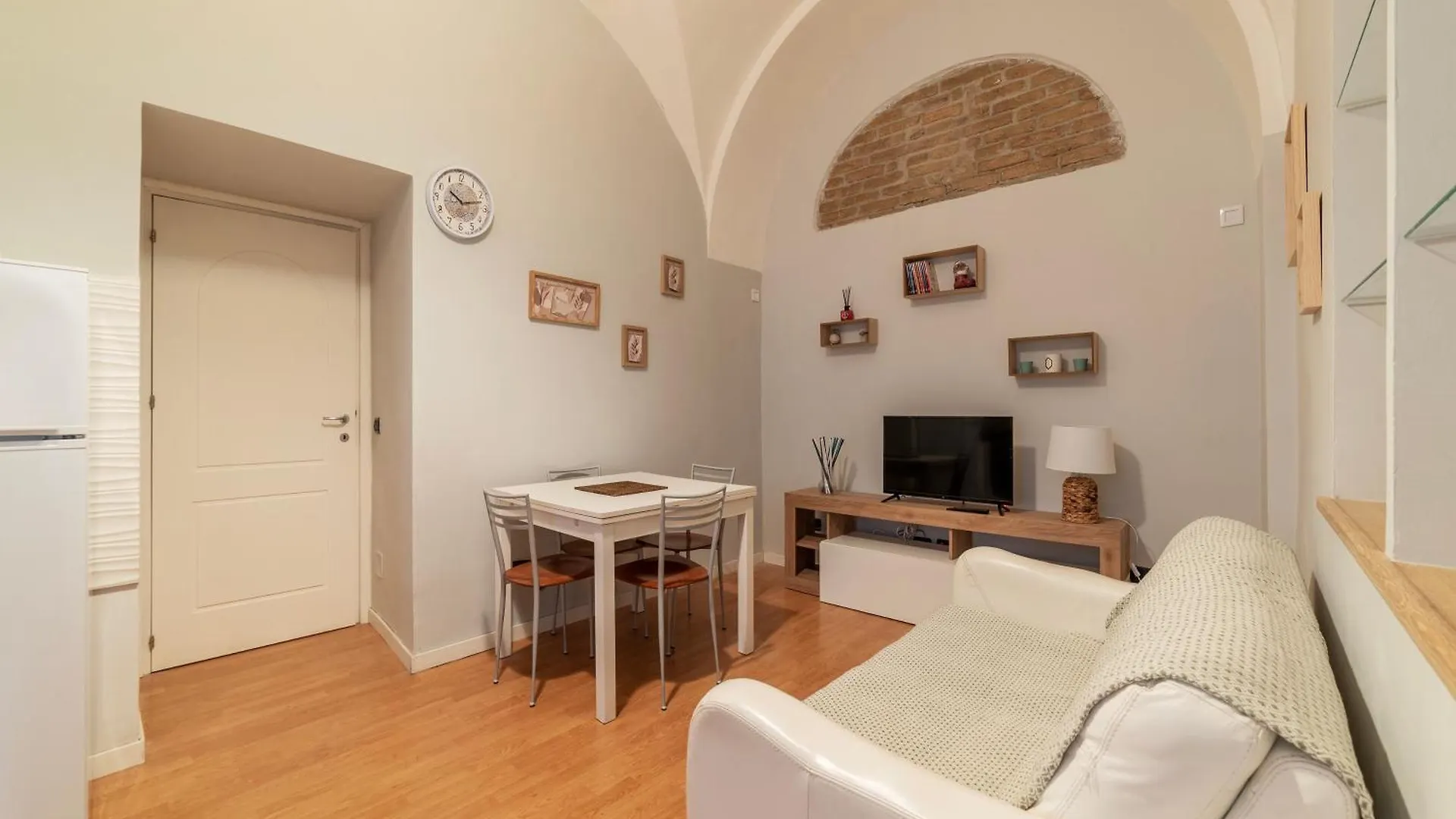 Mm Piramide Apartments Rome Italy