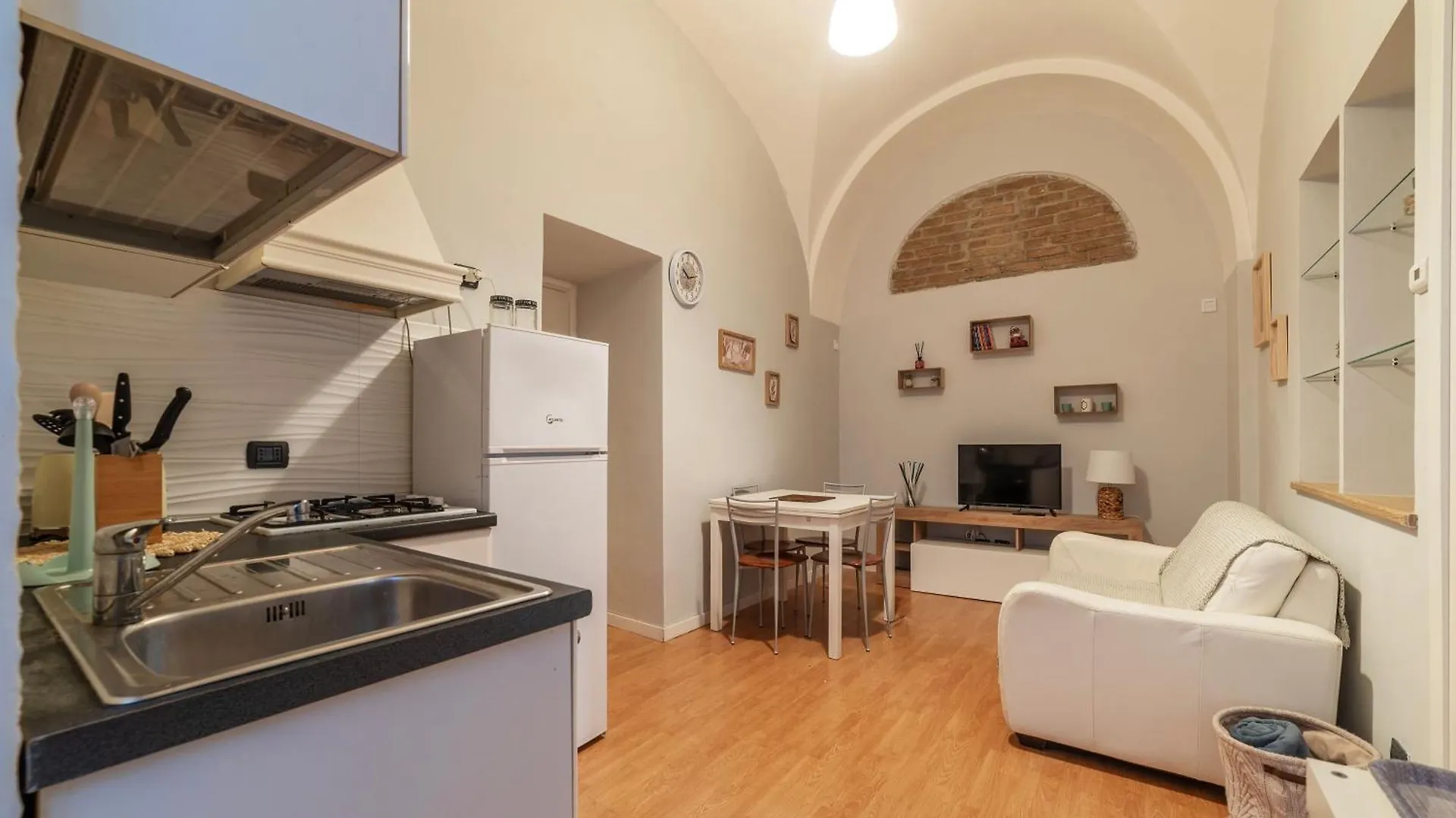 Mm Piramide Apartments Rome 0*,