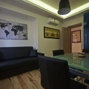 Piramide House Roma