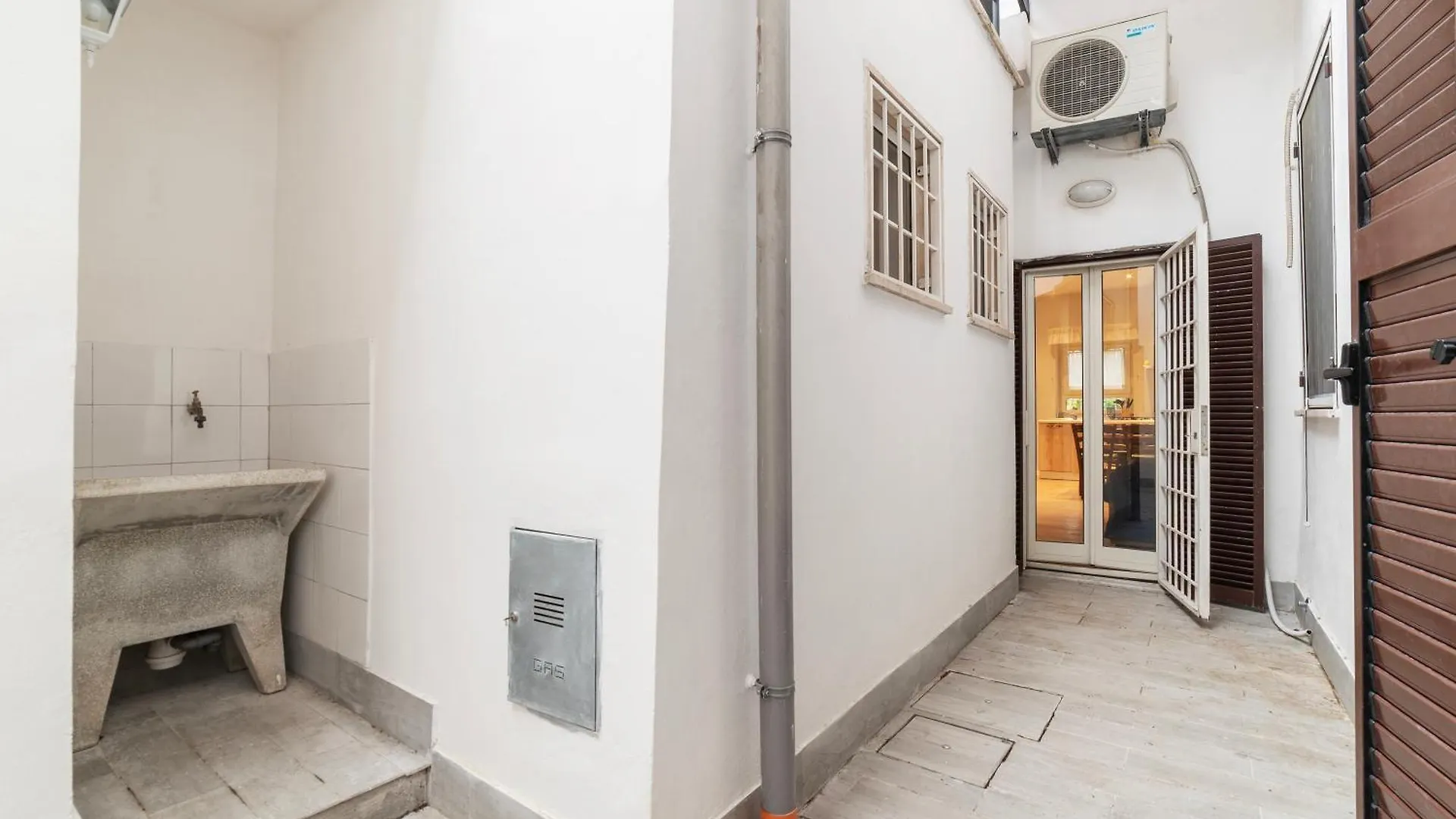 Mm Piramide Apartments Rome 0*,