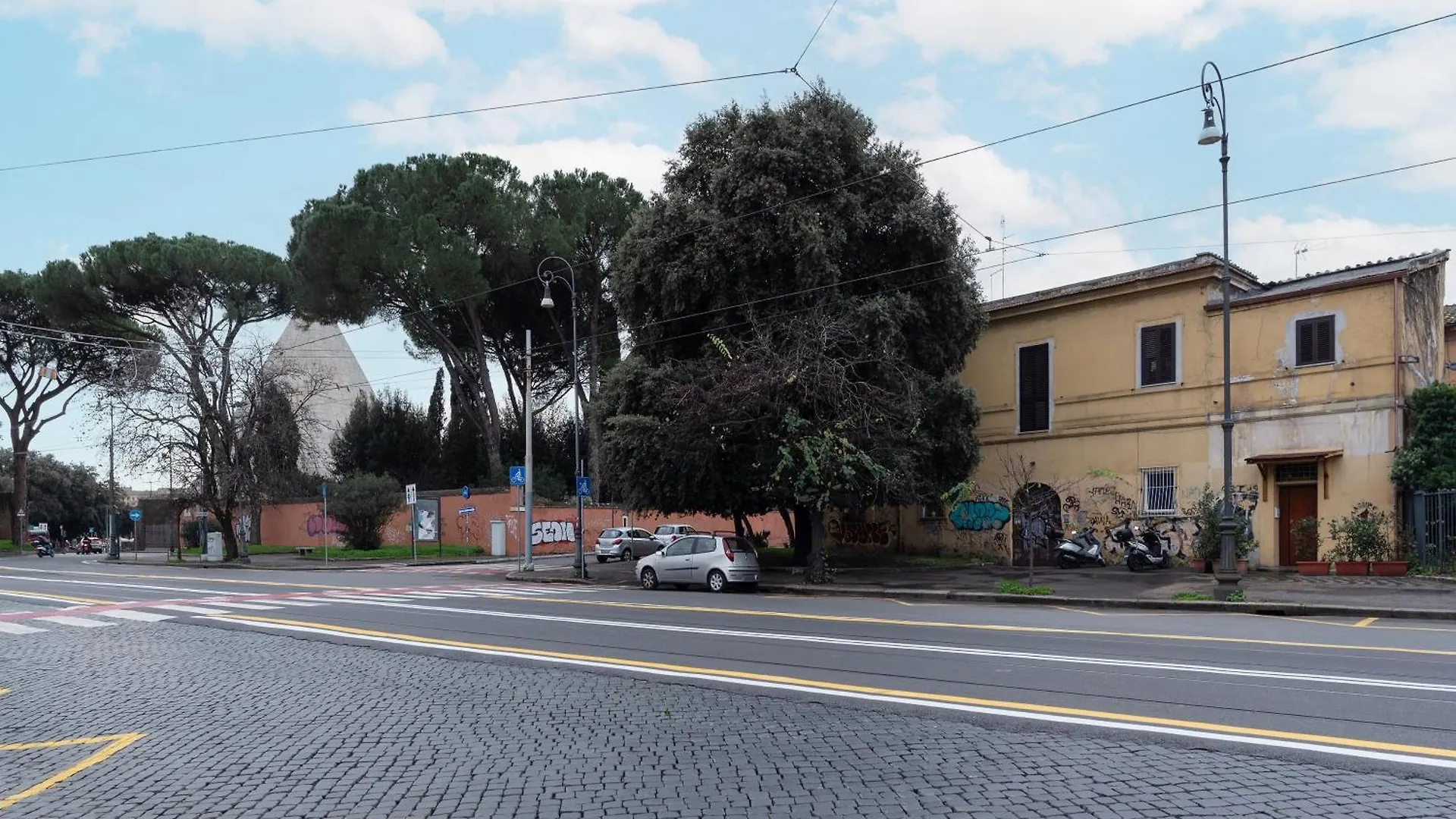 Mm Piramide Apartments Rome